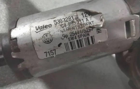 Volkswagen PASSAT B6 Rear window wiper motor 3C9955711A 254415297 53032812