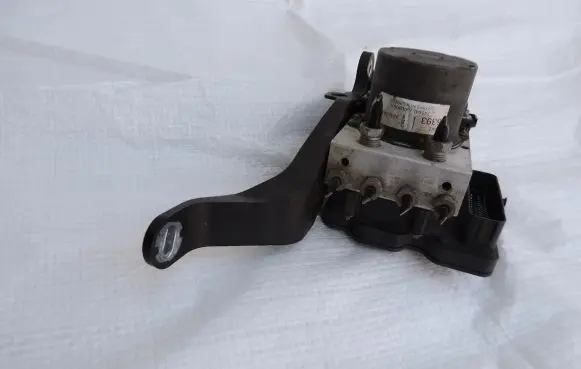 Opel Insignia B ABS Pump 84616393