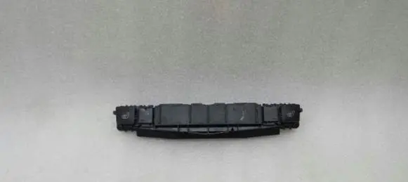 Mercedes-Benz C W204 Seat heating switch A2049051500