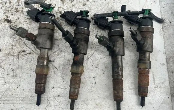 Peugeot 308 Fuel injectors set 0445110340 870692