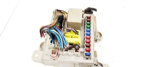 Toyota Previa (XR30, XR40) II Fuse box set 435128 0090435128