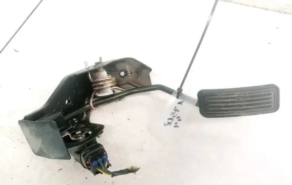 Toyota Avensis T250 Accelerator throttle pedal