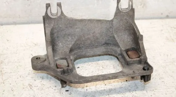Opel Vivaro Gearbox mounting bracket 112228161R