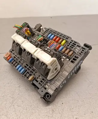 Citroen C4 Grand Picasso Fuse module 9810296180