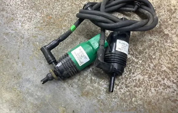 Chevrolet Bolt Windscreen/windshield washer pump 3U3946 1WP0025 PUM814257