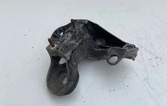 Audi A4 S4 B6 8E 8H Engine mounting bracket 8E0199351