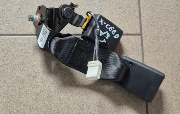 KIA Xceed Rear seatbelt buckle 89830J7000