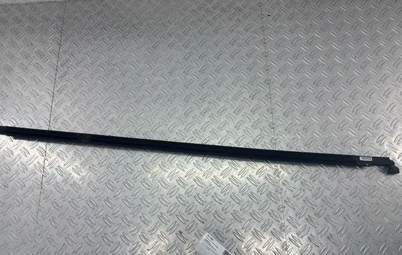 Volkswagen PASSAT B8 Rear door glass trim molding 3G9839475