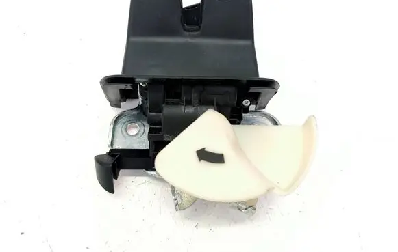 Volkswagen Jetta VI Tailgate/trunk/boot lock/catch/latch 5C6827520B