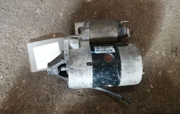 Renault Kangoo I Starter motor 7700274351 M002T13581