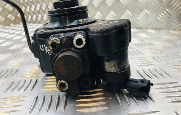 Opel Astra H Fuel injection high pressure pump 0445010157
