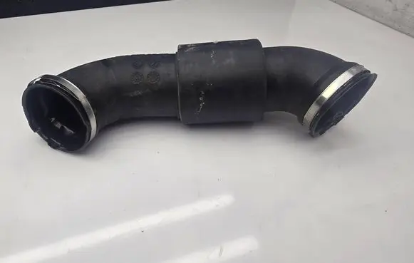 Mercedes-Benz Sprinter W907 W910 Air intake hose/pipe A9075284300