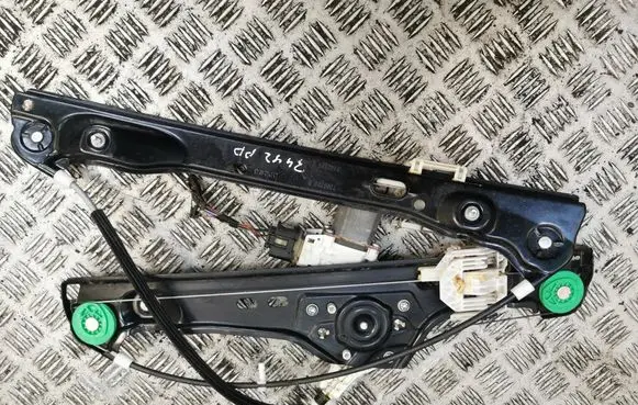BMW 3 E90 E91 Front door window regulator with motor 7060266