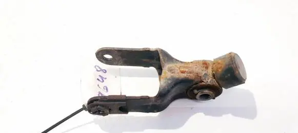 Peugeot 307 Engine mount bracket