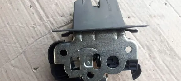 Audi A4 S4 B8 8K Tailgate/trunk/boot lock/catch/latch