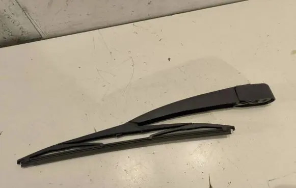 Ford Kuga I Rear wiper blade 7S71104178AA