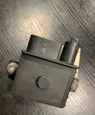 BMW 1 E82 E88 Glow plug pre-heat relay 0522120703