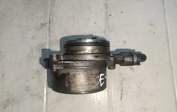 BMW 3 E46 Vacuum pump 72817601B