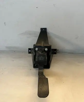 Mercedes-Benz Sprinter W906 Accelerator throttle pedal A4473000200 0280755025