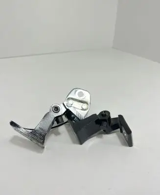 MG ZS Rear door hinge set 10735417