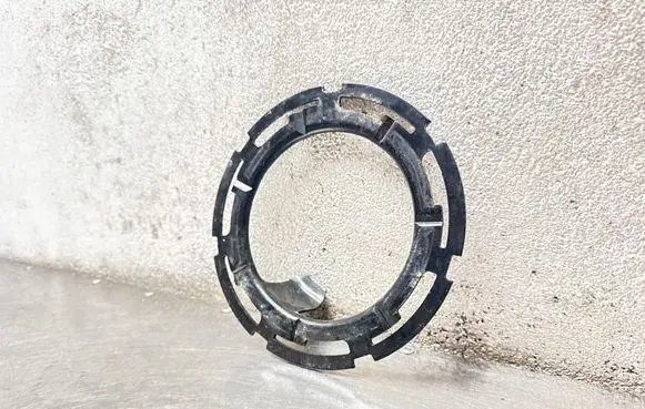 Opel Vectra C In tank fuel pump screw locking ring/nut 95032332