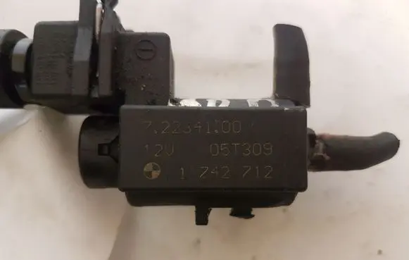 BMW 5 E39 Turbo solenoid valve 72234100 1742712