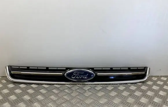 Ford Kuga II Front bumper upper radiator grill DV45018K27ABW