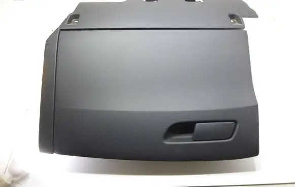 Glove box