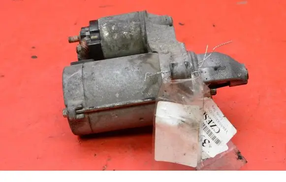 Toyota Yaris Starter motor 281000Y130