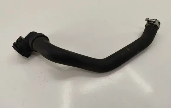 Peugeot 5008 II Engine coolant pipe/hose