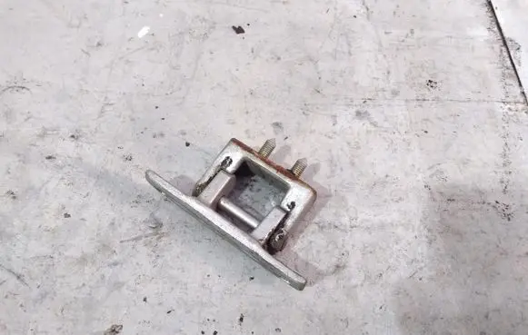 KIA Sorento Tailgate/trunk/boot hinge