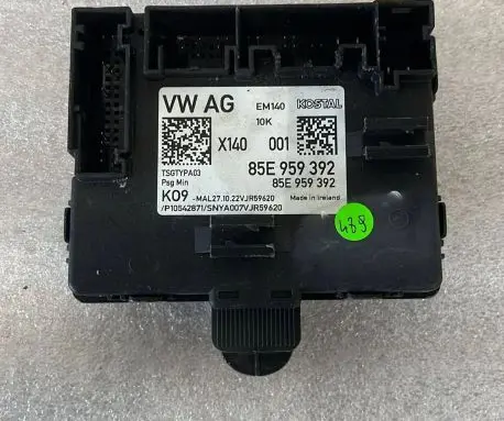 Audi A4 S4 B9 8W Door control unit/module 85E959392