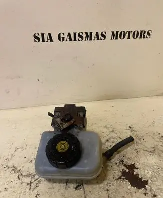 Opel Meriva A Brake fluid reservoir 32067164