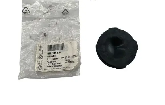 Audi TT TTS Mk2 Headlight/headlamp dust cover 8J0941607 DL060440 573032
