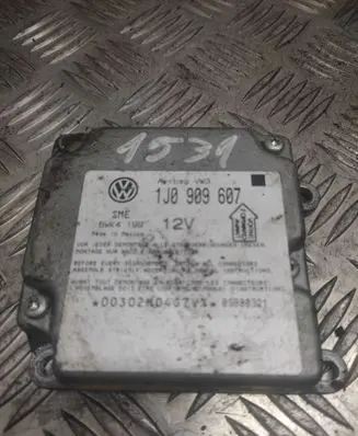 Volkswagen PASSAT B5 Airbag control unit/module 1J0909607 5WK4199