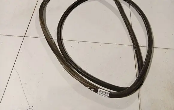 Volkswagen Touareg I Rubber seal front coupe door 