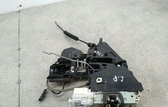 Mercedes-Benz A W169 Front door lock 