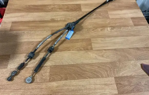 Ford Focus Gear shift cable linkage 4M5R7E395HD 6071120 EBZ9ADURA