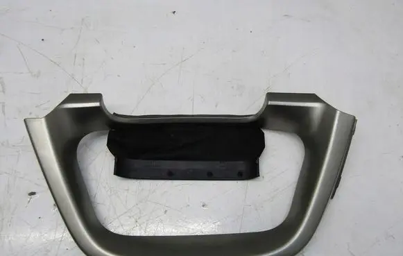Toyota RAV 4 (XA40) Dashboard trim 1111