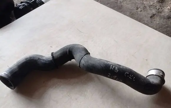 Mercedes-Benz C W203 Engine coolant pipe/hose
