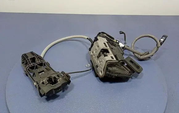 Volkswagen Arteon Front door lock 5TB837016D