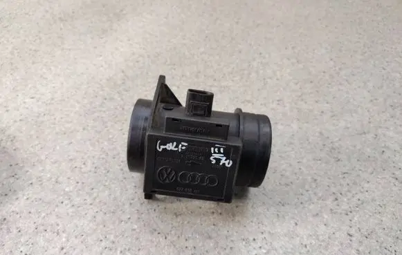 Volkswagen Golf III Mass air flow meter 7182210125 71822101