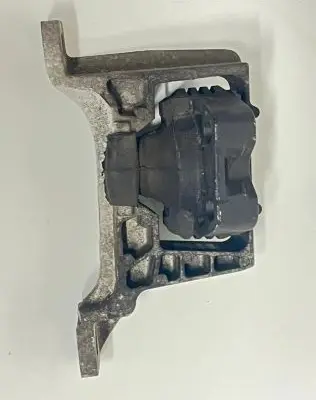 Volvo V50 Engine mount bracket 326B40