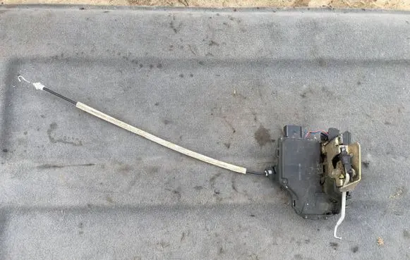 Audi A6 S6 C5 4B Front door lock 4B1837016B