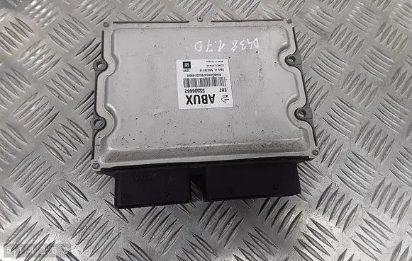 Opel Mokka Engine control unit/module 55596662