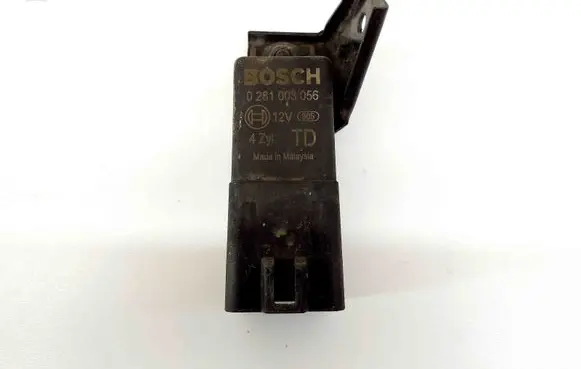 Glow plug pre-heat relay