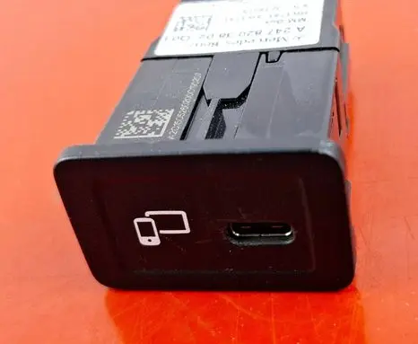 Mercedes-Benz B W247 USB socket connector A2478203802
