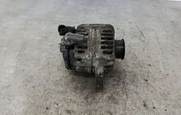 Toyota Avensis T250 Generator/alternator 