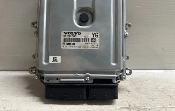 Volvo V40 Engine control unit/module 31336983