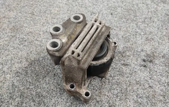 Ford Transit Engine mount bracket